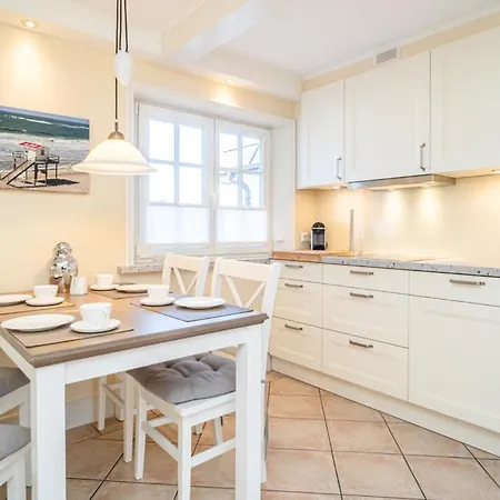 Moi's Hues Friesenhaus Moi S Hues 2 *